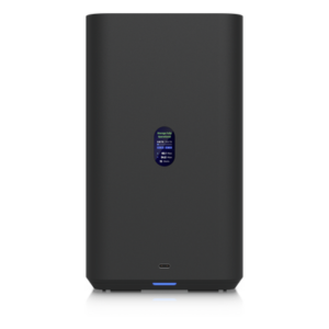 Servidor NAS Compacto / 2 Bahías 3.5" SATA / Puerto 2.5 GbE / PoE++ 60 W / Pantalla LCD 1.47" / USB-C 5 Gbps